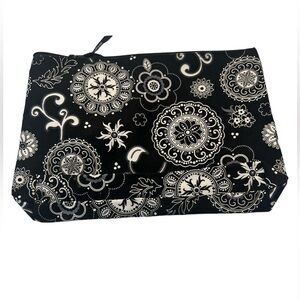 Thirty one large zipper pouch.